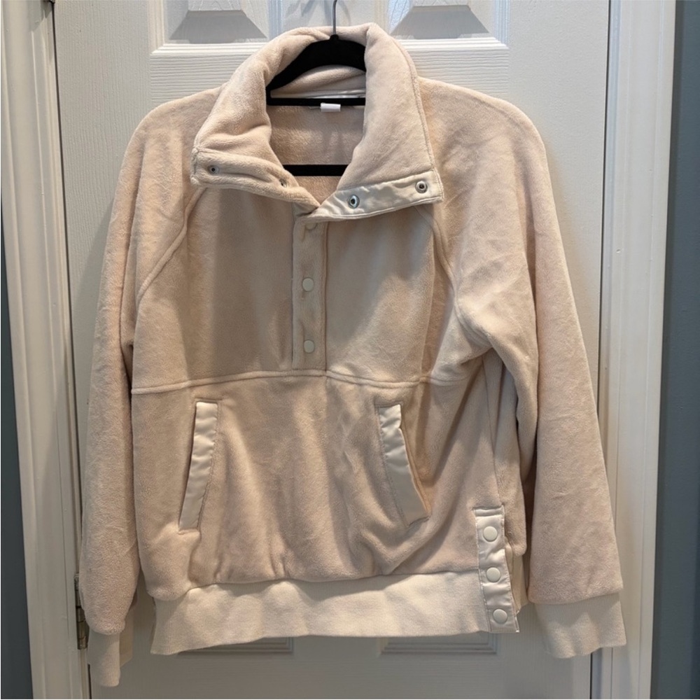 Athleta cream fleece pullover